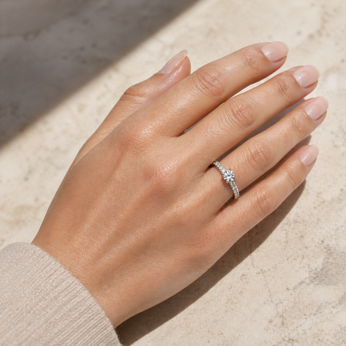 Anello Solitario Oro Bianco 18 kt con Diamanti | ASP24ALG