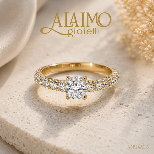 Anello solitario ASP24ALG in oro giallo 18 kt con diamante brillante e doppia fila di brillanti laterali
