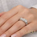 Anello Trilogy AT01 Oro Bianco 18 kt con Tre Diamanti Taglio Brillante