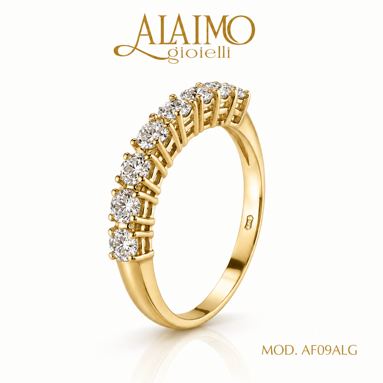 Vista laterale della Veretta AF09 in Oro 18 kt con sette diamanti brillanti disponibili nelle versioni da 0,05 ct a 0,25 ct